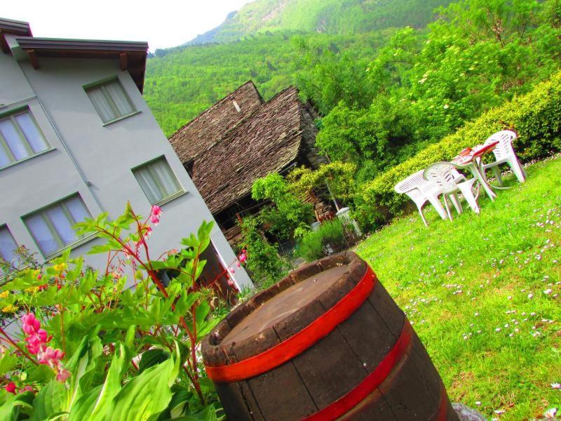 Casa Vacanza Pizzo Camino Calasca-Castiglione Bagian luar foto